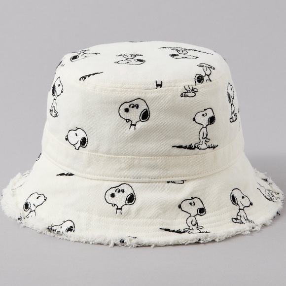 American Eagle Outfitters Accessories - 🆕🦅AE SNOOPY BUCKET HAT